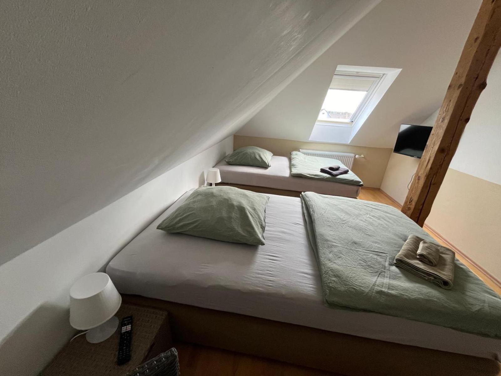 Doppelzimmer-Bad-Kuehlschrank-Tv-19 Meine Exterior foto